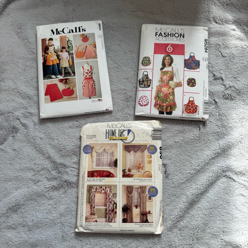 Lot of 3 McCall’s Sewing Patterns – Aprons,‎ Kitchen Decor & Curtains – Uncut
